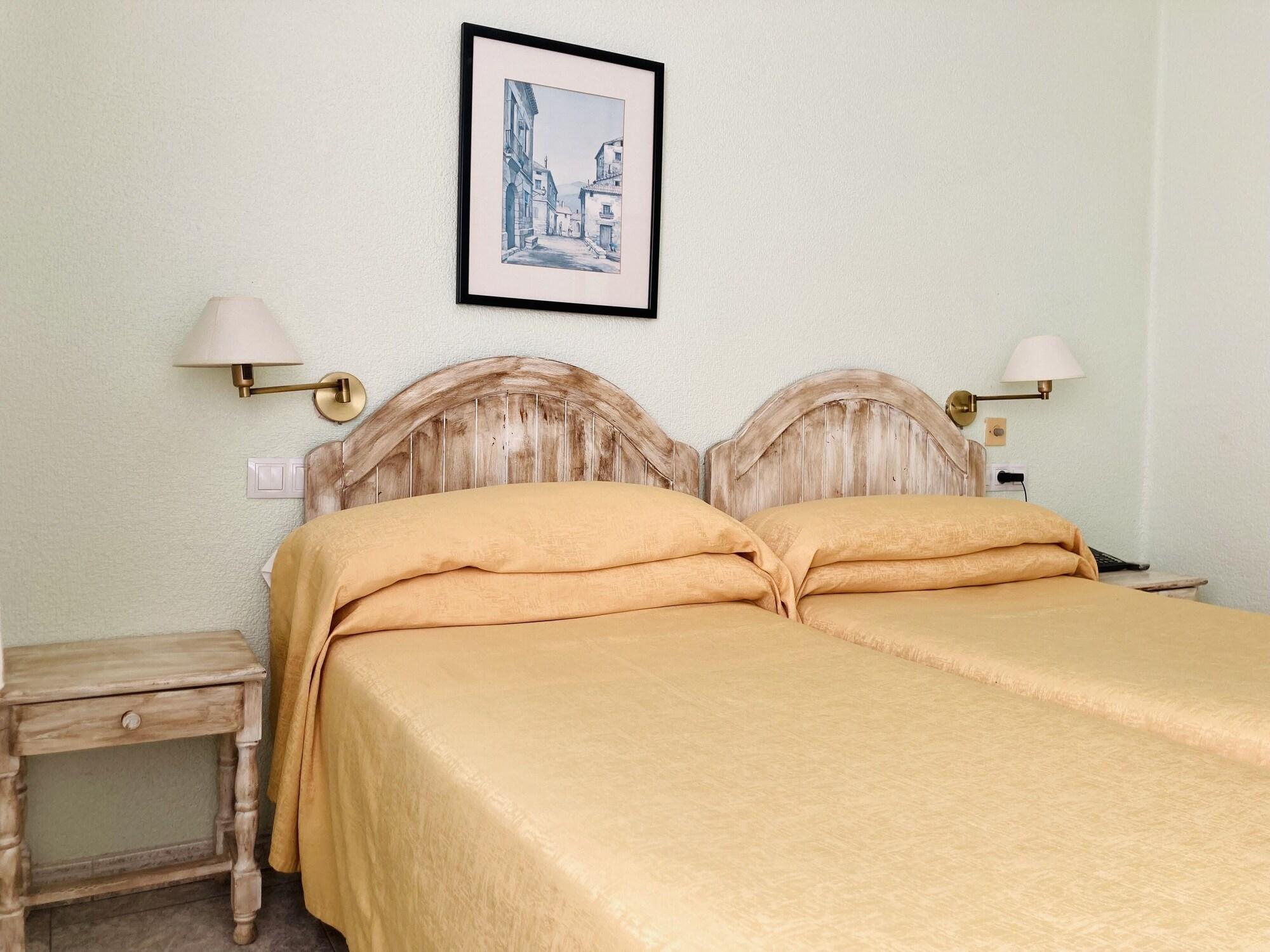 Hotel Dl Urban Кастельон-де-ла-Плана Экстерьер фото